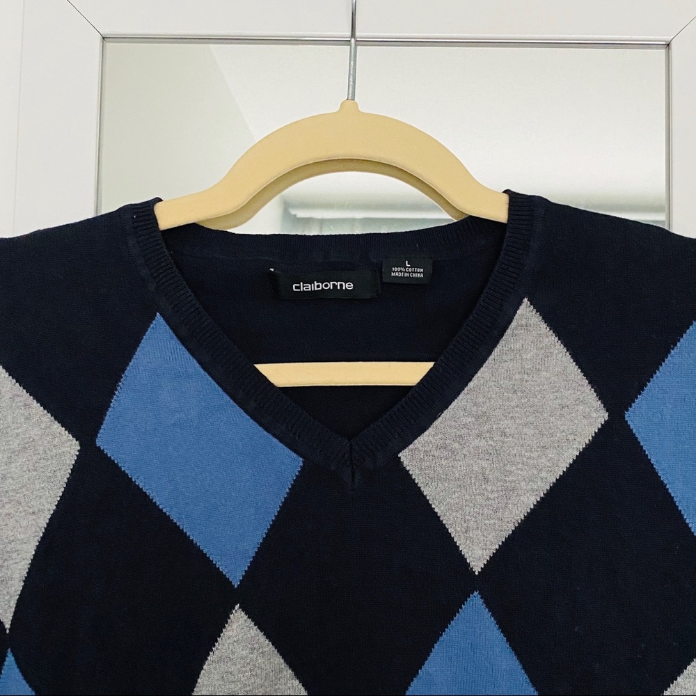 NWOT Men’s V-Neck Argyle Navy Claiborne Sweater